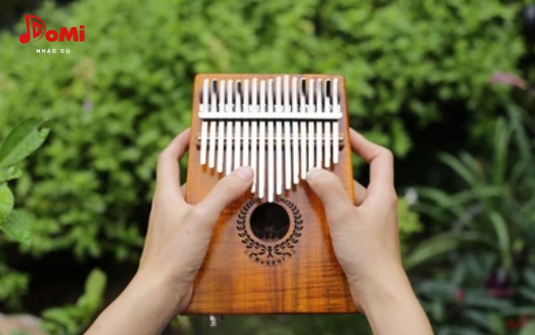 Cách chơi Kalimba không bị đau tay mà bạn bên biết