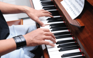 Học Piano Có Khó Không - Những Yếu Tố Quyết Định